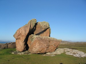 Carraig an Riaghailligh - Boulder at the western end of the island which is fully exposed to the Atlantic.