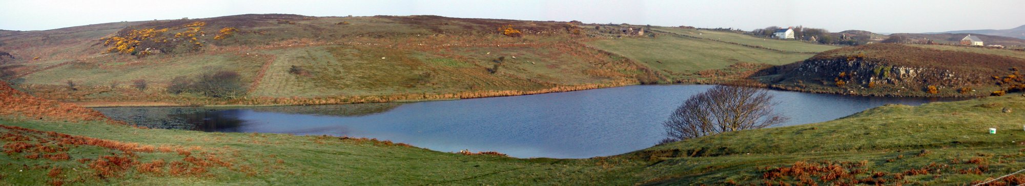 A lake seen from the road to the South Lighthouse